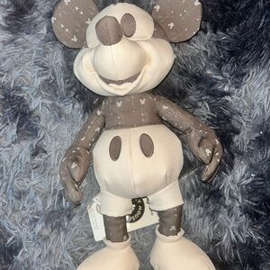 Disney Mickey Mouse Memories November